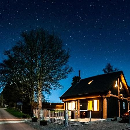 Rowanlea Lodge With Hot Tub Marykirk Exterior photo